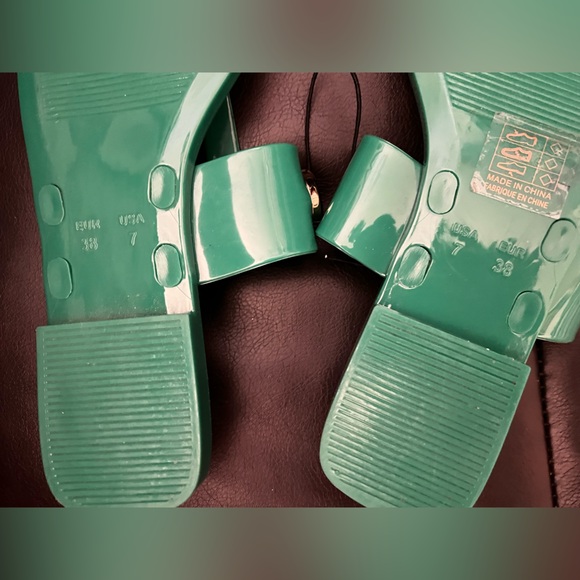 Jeffrey Campbell Women’s Green Thong with gold-hardware Sandals - Picture 4 of 4